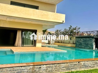 villa-moderne-de-9-chambres-a-targa