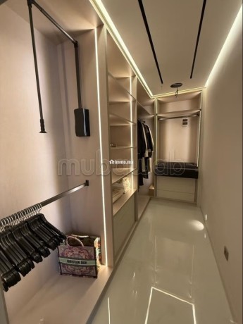 appartement-luxueux-en-location-5-pieces-confortables-big-12