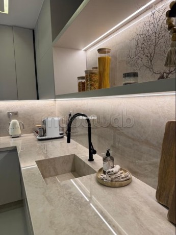 appartement-luxueux-en-location-5-pieces-confortables-big-19