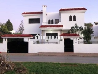 Villa résidentielle zone commerciale à Hay Riad - Villa à louer - Rabat