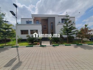 Vente villa de luxe à El Menzeh. 1 Pièce. Bien meublé - Villa à vendre - Autre