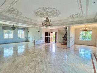 a-louer-magnifique-villa-dangle-avec-jardin-au-quartier-laymoun