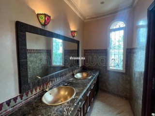 À LOUER Magnifique Villa d’angle avec jardin au quartier laymoun - Villa à louer - Casablanca