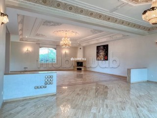 À LOUER Magnifique Villa d’angle avec jardin au quartier laymoun - Villa à louer - Casablanca