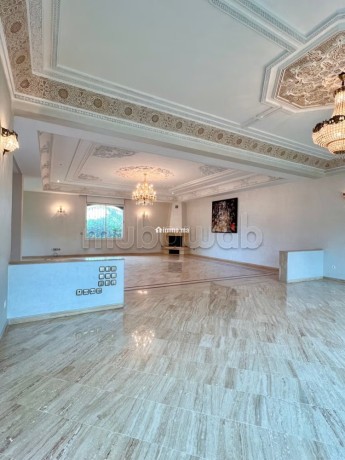 a-louer-magnifique-villa-dangle-avec-jardin-au-quartier-laymoun-big-8