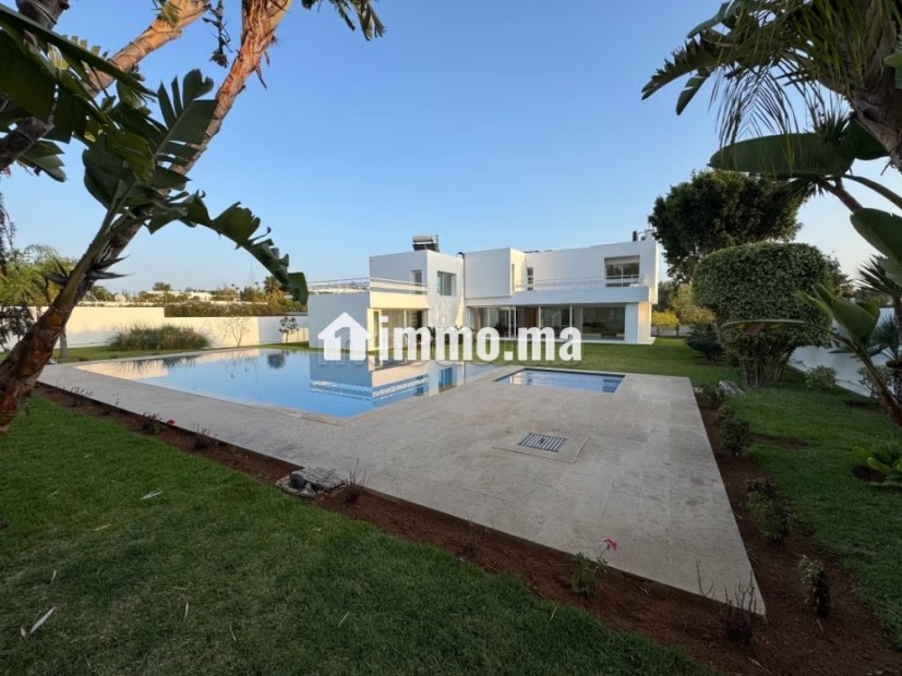Location villa de luxe à Souissi.
Superficie 2000 m².
Porte blindée, sécurité - Location Immobilier - Rabat - photo 1