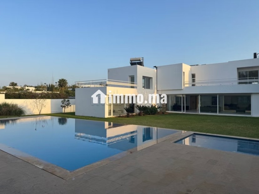 Location villa de luxe à Souissi.
Superficie 2000 m².
Porte blindée, sécurité - Location Immobilier - Rabat - photo 4