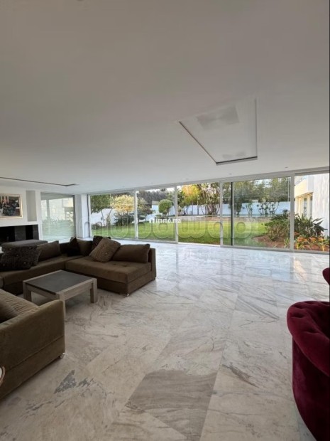 Location villa de luxe à Souissi.
Superficie 2000 m².
Porte blindée, sécurité - Location Immobilier - Rabat - photo 5