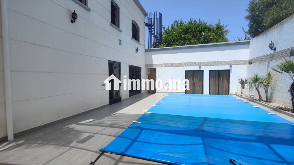 Très bel villa 4 chambres à loué avc piscine oasis - Location Immobilier - Casablanca - photo 1