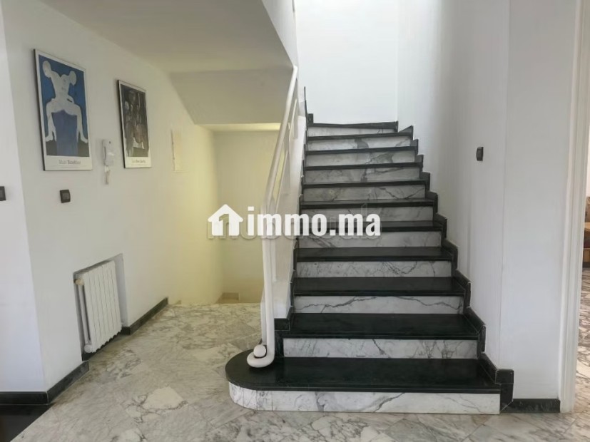 Magnifique villa à louer à Dar Bouazza. 5 pièces. Piscine et air conditionné - Location Immobilier - Dar Bouazza - photo 3