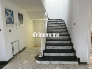 Magnifique villa à louer à Dar Bouazza. 5 pièces. Piscine et air conditionné - Villa à louer - Dar Bouazza