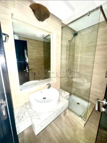 ain-diab-extension-tres-bel-appartement-en-location-a-ain-diab-extension-vide-4-pieces-confortables-service-de-concierge-et-climatisation-big-10