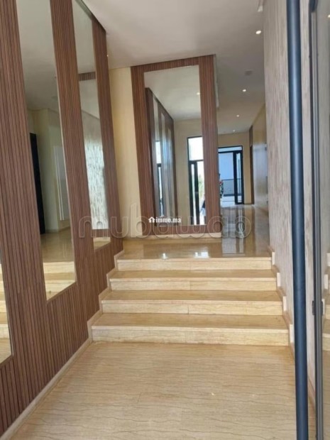 Superbe appartement à louer vide De 2 Chambres.
Balcon Garage et piscine - Location Immobilier - Dar Bouazza - photo 2