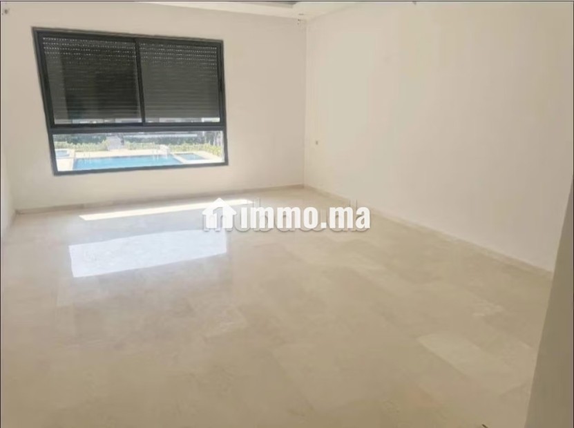 Superbe appartement à louer vide De 2 Chambres.
Balcon Garage et piscine - Location Immobilier - Dar Bouazza - photo 3