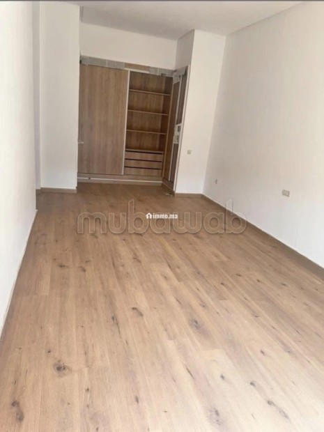 Superbe appartement à louer vide De 2 Chambres.
Balcon Garage et piscine - Location Immobilier - Dar Bouazza - photo 7