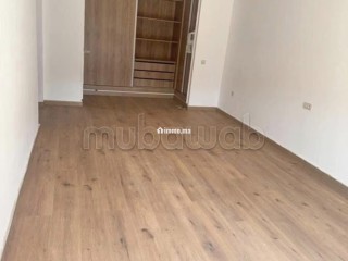 Superbe appartement à louer vide De 2 Chambres.
Balcon Garage et piscine - Appartement à louer - Dar Bouazza