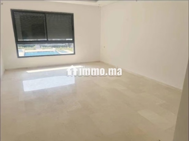 superbe-appartement-a-louer-vide-de-2-chambres-balcon-garage-et-piscine-big-2