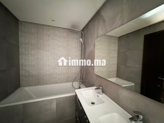 Apparemment neuf en location à souissi, Rabat, 2 chambre, 2 Salons, non moubleé - Appartement à louer - Rabat