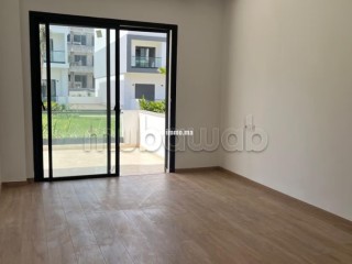 Très bel appartement en location à El Menzeh.
Surface totale 160 m².
Places de stationnement et jardin - Appartement à louer - Autre