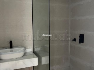 Très bel appartement en location à El Menzeh.
Surface totale 160 m².
Places de stationnement et jardin - Appartement à louer - Autre