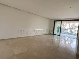 Appartement en location à Souissi. Superficie 120 m². Places de parking et terrasse - Appartement à louer - Rabat