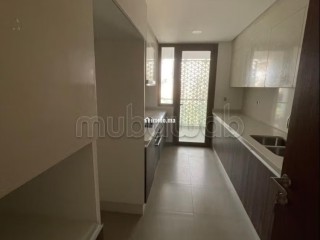 Appartement en location à Souissi. Superficie 120 m². Places de parking et terrasse - Appartement à louer - Rabat