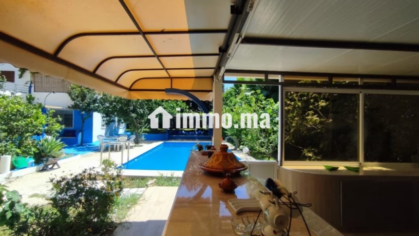 location-villa-de-haut-standing-a-asilah-4-pieces-places-de-parking-et-beau-jardin-big-0