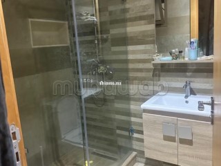 Vente d'un bel appartement en Hassan Centre Ville. 3 belles chambres. Salon traditionnel et système d'antenne parabolique - Appartement à vendre - Rabat