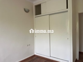 Propriété à louer à Oasis. 2 belles chambres. Espace vert - Maison à louer - Casablanca