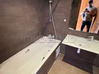 Location d'un appartement à Maârif. 4 pièces. Fenêtres avec double vitrage et porte blindée - Appartement à louer - Casablanca