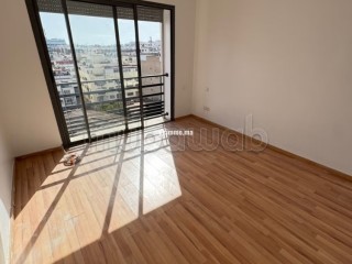 Location d'un appartement à Maârif. 4 pièces. Fenêtres avec double vitrage et porte blindée - Appartement à louer - Casablanca