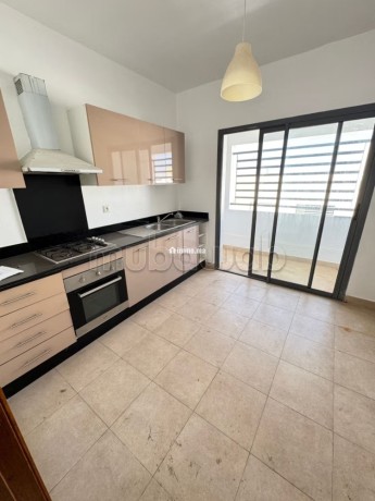 location-dun-appartement-a-maarif-4-pieces-fenetres-avec-double-vitrage-et-porte-blindee-big-9