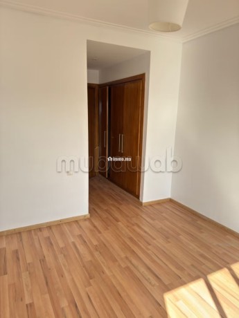 location-dun-appartement-a-maarif-4-pieces-fenetres-avec-double-vitrage-et-porte-blindee-big-8