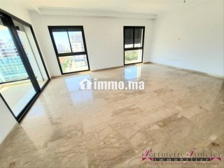 C.F.C LOCATION D’UN BEL APPARTEMENT SANS VIS-À-VIS - Appartement à louer - Casablanca