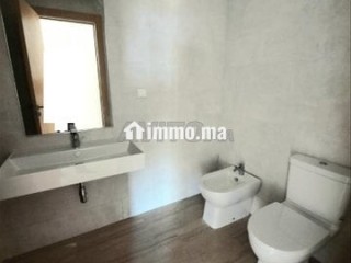 C.F.C LOCATION D’UN BEL APPARTEMENT SANS VIS-À-VIS - Appartement à louer - Casablanca