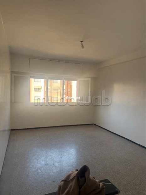 Bel appartement à vendre à Hay El Menzah. 4 pièces confortables. Concierge - Vente Immobilier - Rabat - photo 3